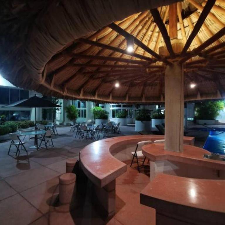 Fresca estancia en zona Dorada con Alberca/Playa! - One-Bedroom Apartment - 18