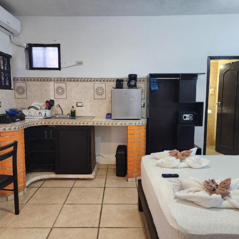 Fitz-Mar - Small Double Room - 2