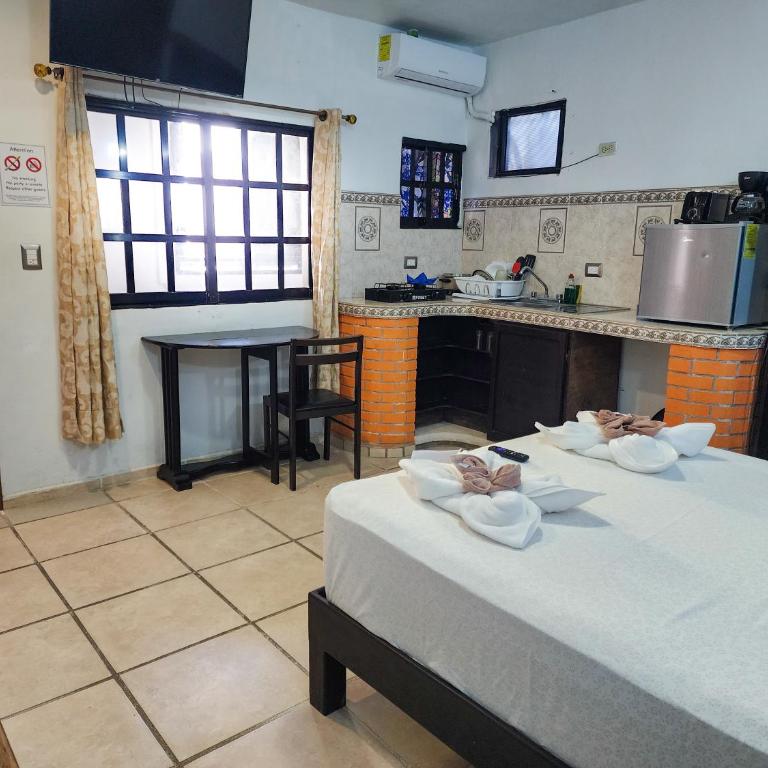 Fitz-Mar - Small Double Room - 8