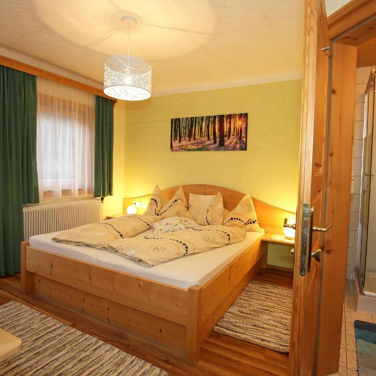 Haufhof-Pension am Bauernhof, Haus im Ennstal bei Schladming - Doppelzimmer mit Balkon - 4