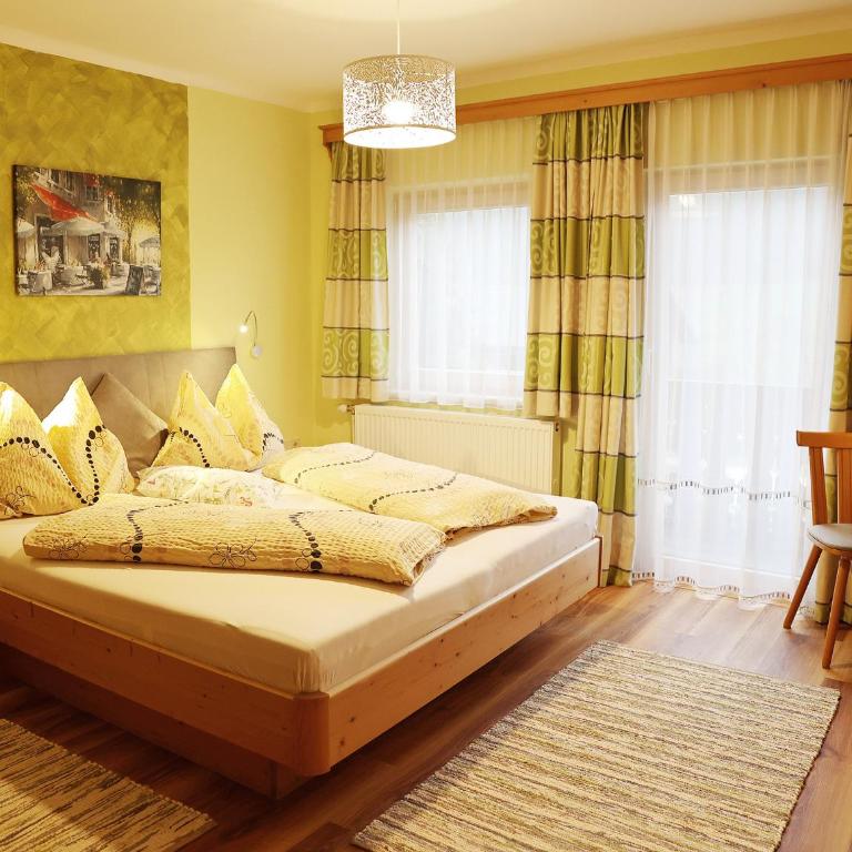 Haufhof-Pension am Bauernhof, Haus im Ennstal bei Schladming - Familienzimmer mit Balkon - 7
