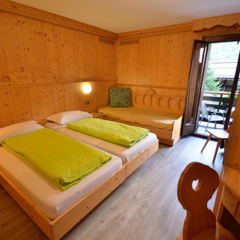 Hotel Cime D'Oro - Camera Matrimoniale con Balcone (2 Adulti + 1 Bambino) - 2