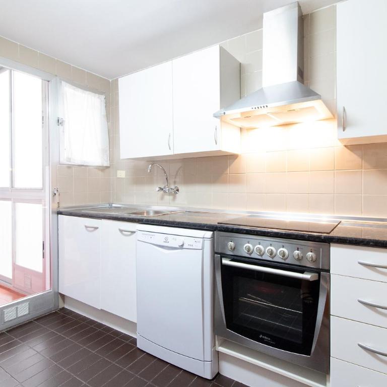 Global Vacacional, Practico apartamento para 6 personas en Puerto Sagunto - Apartamento - 8
