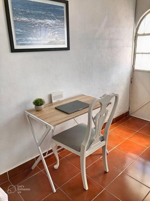 Cómodo departamento a pasos del centro y la playa - Two-Bedroom Apartment - 2