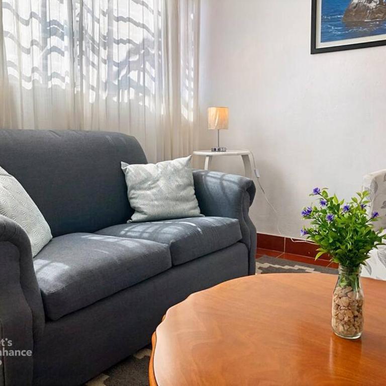Cómodo departamento a pasos del centro y la playa - Two-Bedroom Apartment - 7