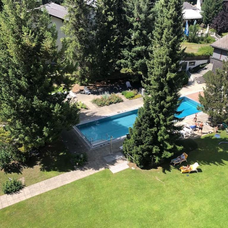 Laax with indoor and outside pool, sauna, 200 Meter to Ski lift , Fitnessroom, Tennis Place, Joyroom, Parkstadion Reserve - Apartment mit 1 Schlafzimmer - 1