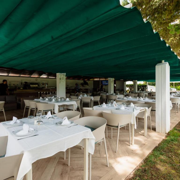 Holiday home, with direct access to the beach, sea views and south facing, in Puerto Banús - Apartment - 17