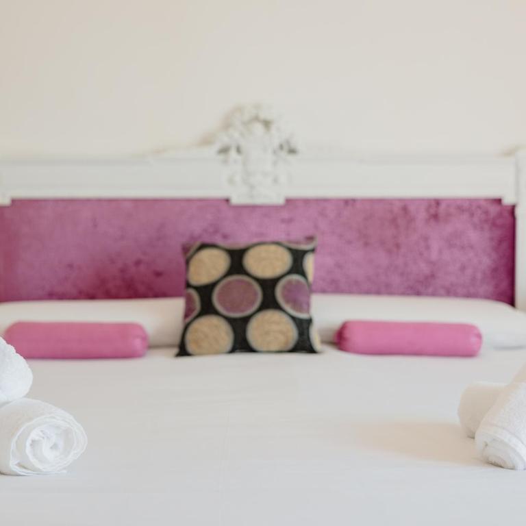 Holiday home, with direct access to the beach, sea views and south facing, in Puerto Banús - Apartment - 46