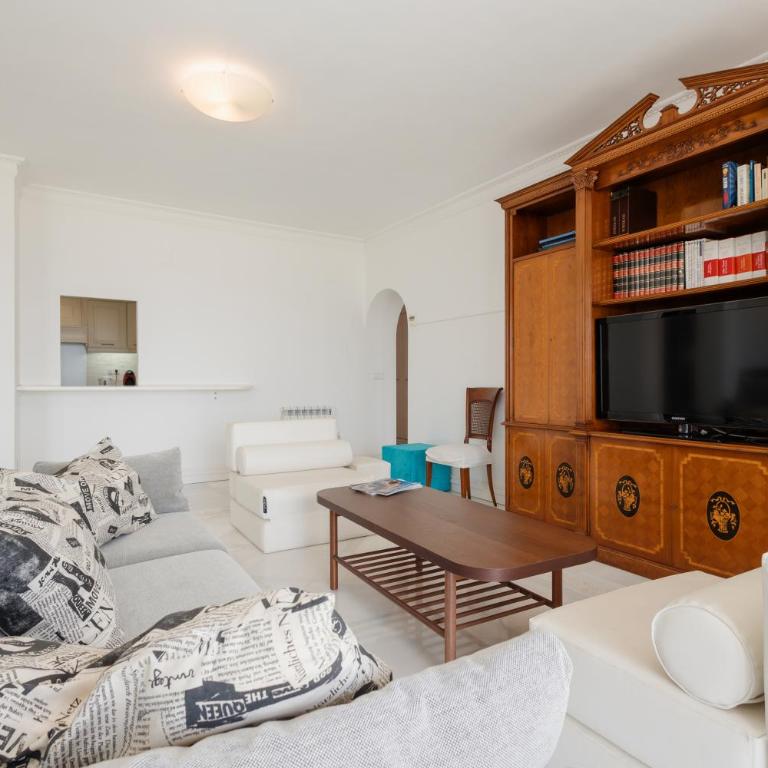 Holiday home, with direct access to the beach, sea views and south facing, in Puerto Banús - Apartment - 25