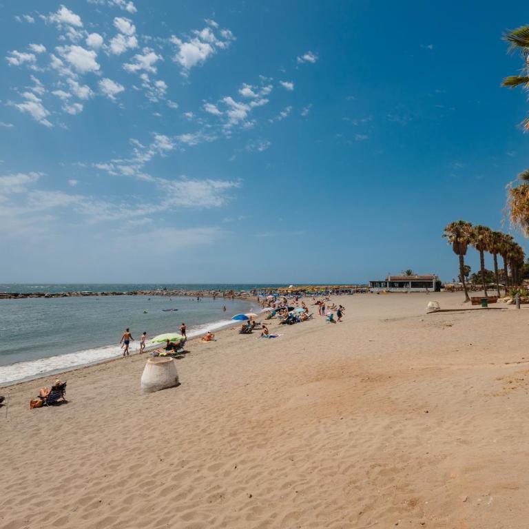 Holiday home, with direct access to the beach, sea views and south facing, in Puerto Banús - Apartment - 23