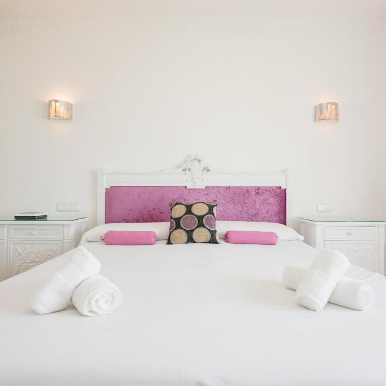 Holiday home, with direct access to the beach, sea views and south facing, in Puerto Banús - Apartment - 45