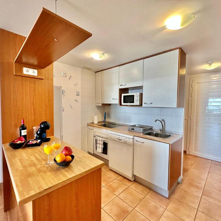 Black Rock Apartment - Two-Bedroom Apartment - 25