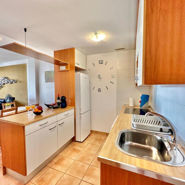 Black Rock Apartment - Two-Bedroom Apartment - 22