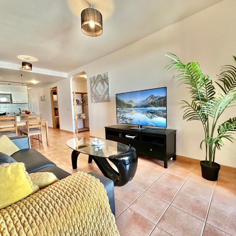 Black Rock Apartment - Two-Bedroom Apartment - 2
