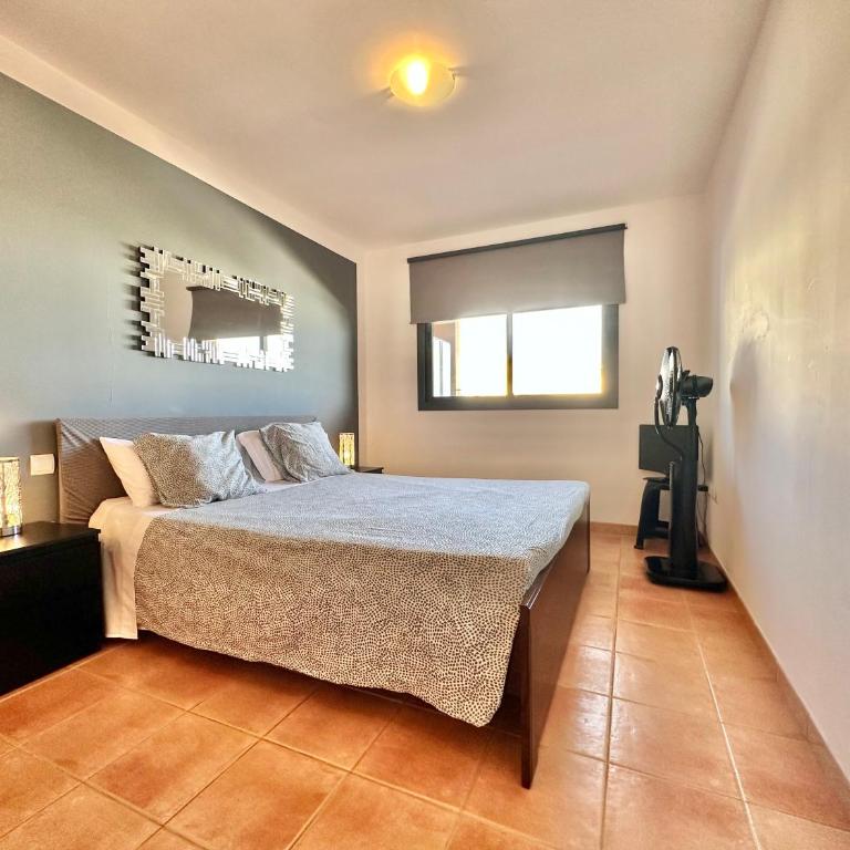 Black Rock Apartment - Two-Bedroom Apartment - 4