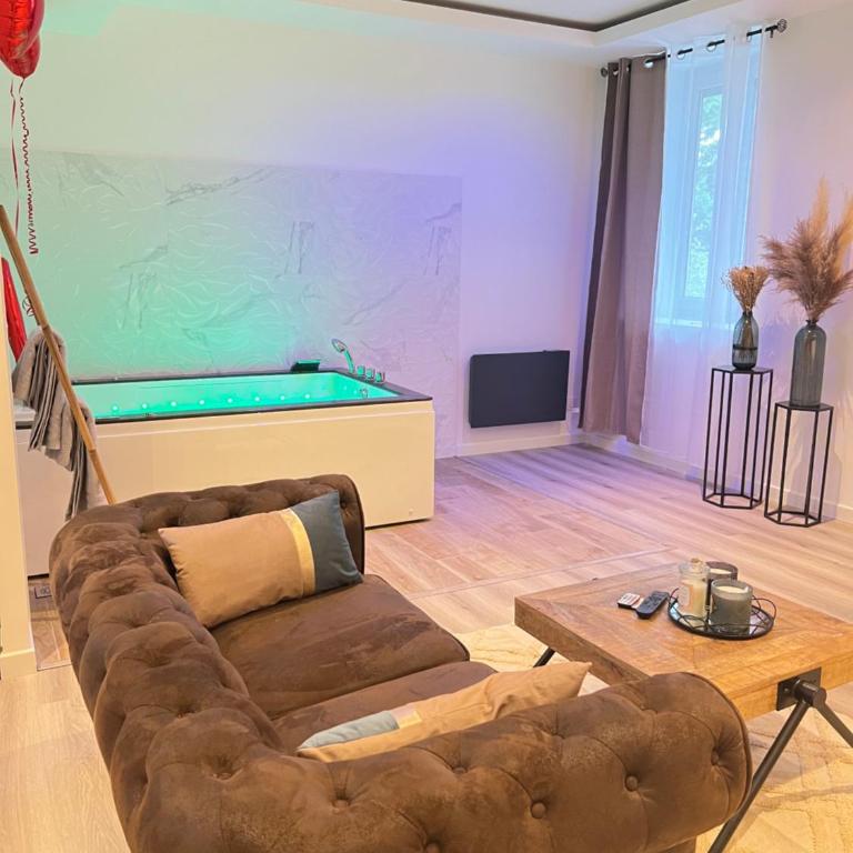 L'Eden Spa - Jacuzzi - Saint-Etienne - Apartment mit 1 Schlafzimmer - 4