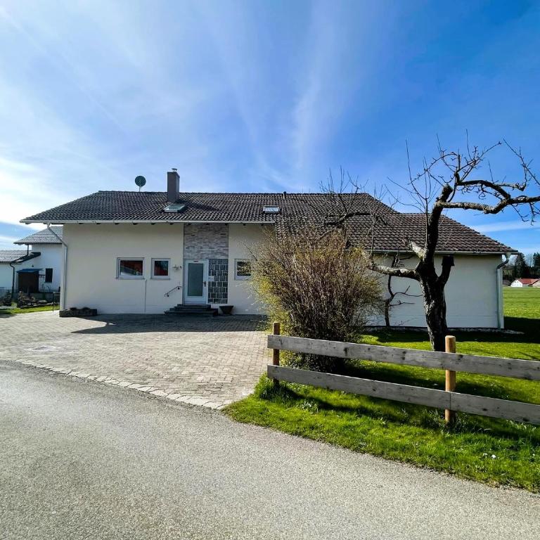 CASA LOBO Charmantes Ferienhaus im Allgäu - Six-Bedroom House - 4