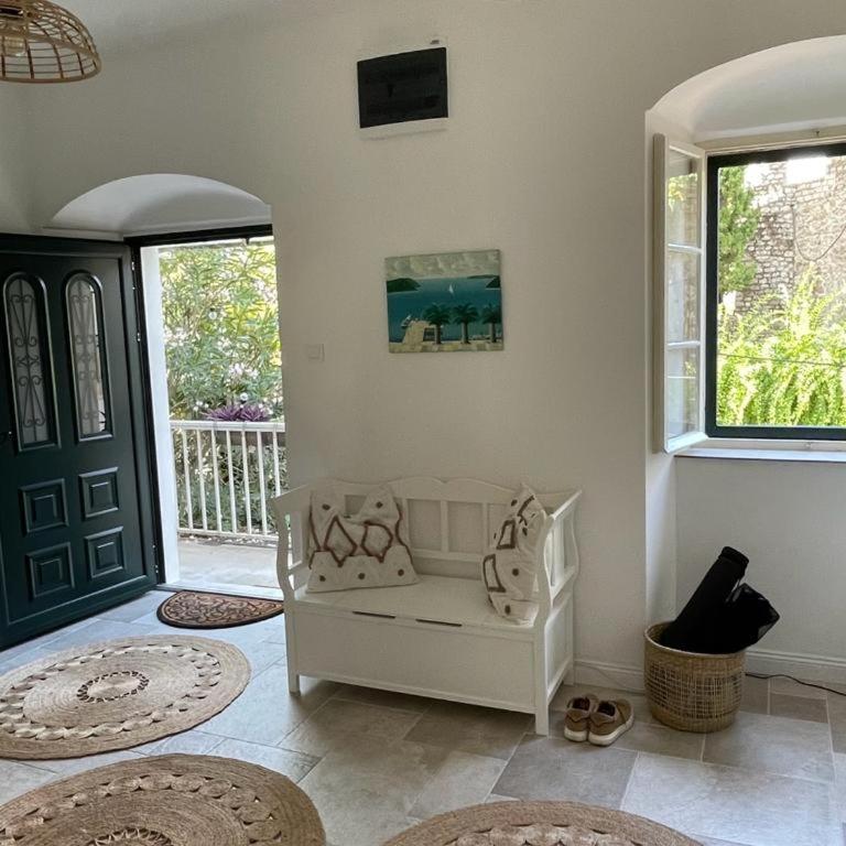 Vila Stefi - Three-Bedroom Apartment - 15