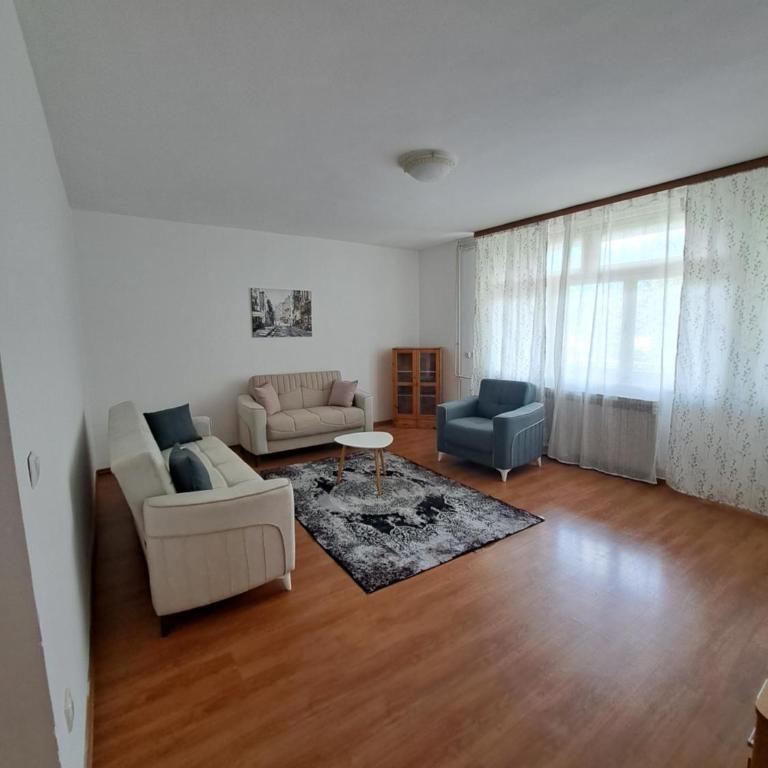 Apartman Aya Rejana - Three-Bedroom Apartment - 11
