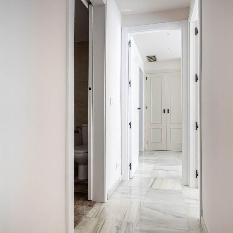 Amplísimo apartamento de diseño nuevo en el corazón de Triana, Parking included - Apartamento de 2 dormitorios - 9