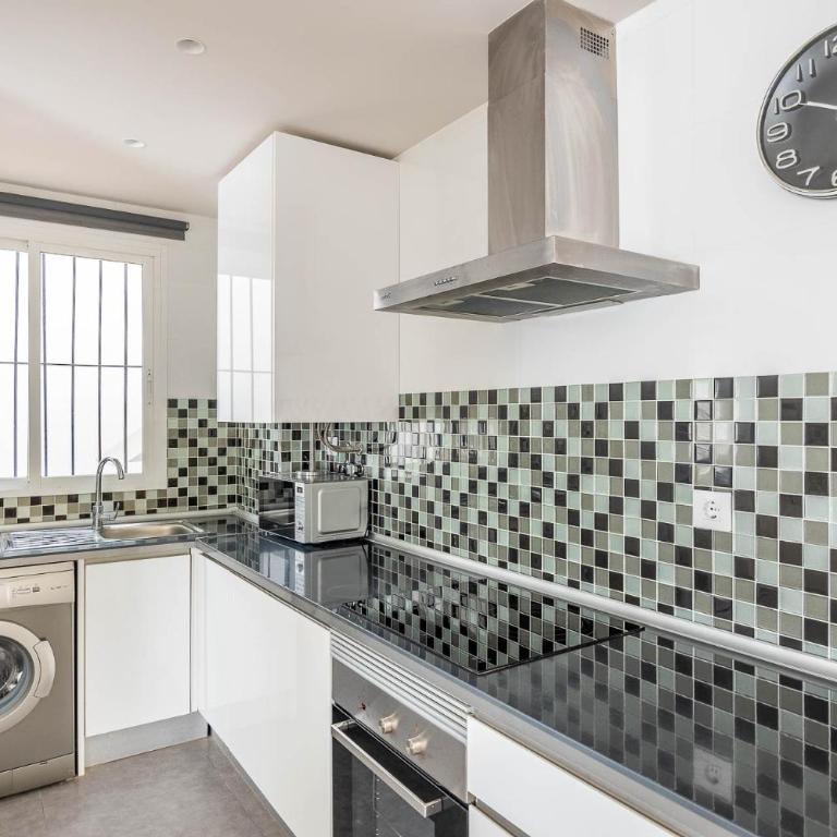 Amplísimo apartamento de diseño nuevo en el corazón de Triana, Parking included - Apartamento de 2 dormitorios - 7