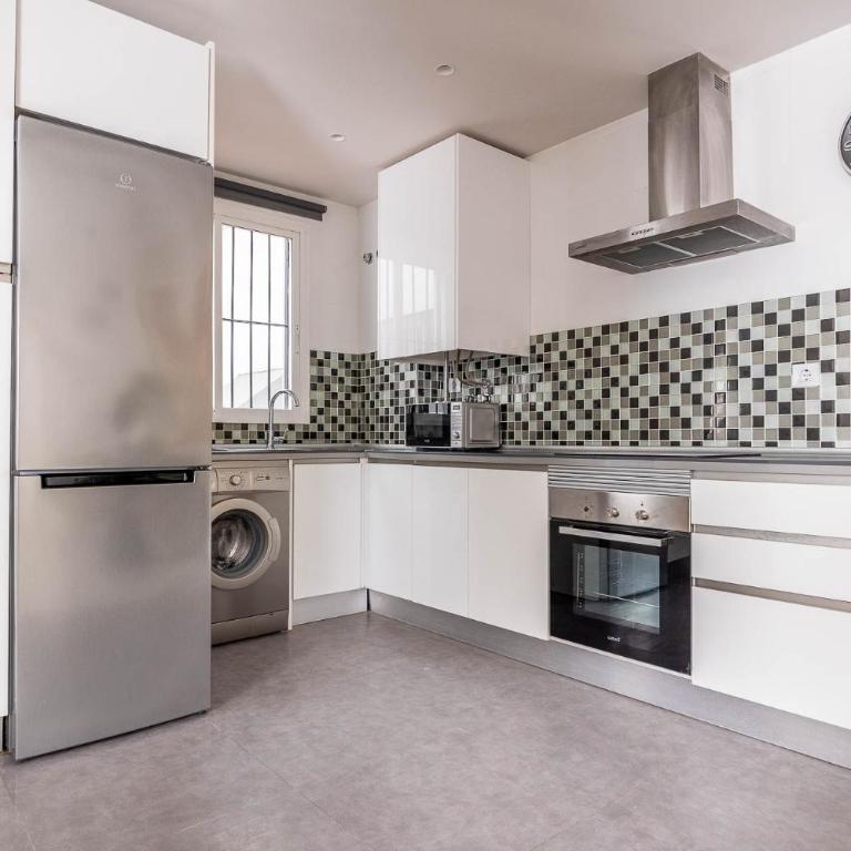 Amplísimo apartamento de diseño nuevo en el corazón de Triana, Parking included - Apartamento de 2 dormitorios - 13