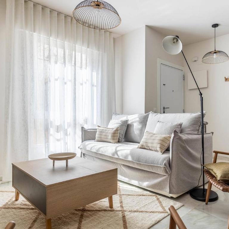 Amplísimo apartamento de diseño nuevo en el corazón de Triana, Parking included - Apartamento de 2 dormitorios - 2