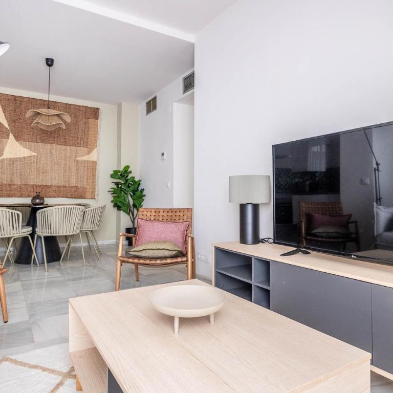 Amplísimo apartamento de diseño nuevo en el corazón de Triana, Parking included - Apartamento de 2 dormitorios - 5