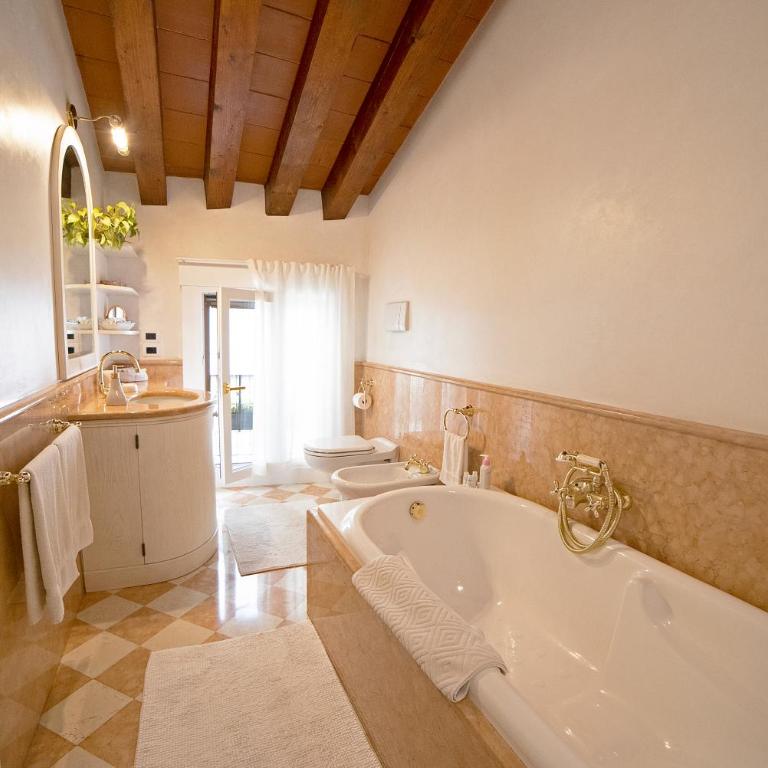 Mini Suite Deluxe Isola di Mezzo - Chambre Double Deluxe avec Baignoire - 12