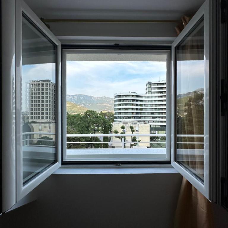 Family Apartment close to Old town! FREE PARKING SPOT - Two-Bedroom Apartment - 7