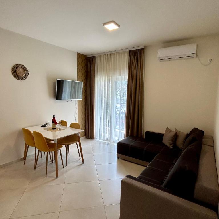 APARTMENTS TOMIĆ - Apartman - Prizemlje - 1