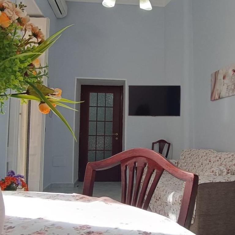 Guada House - Two-Bedroom Apartment - 11