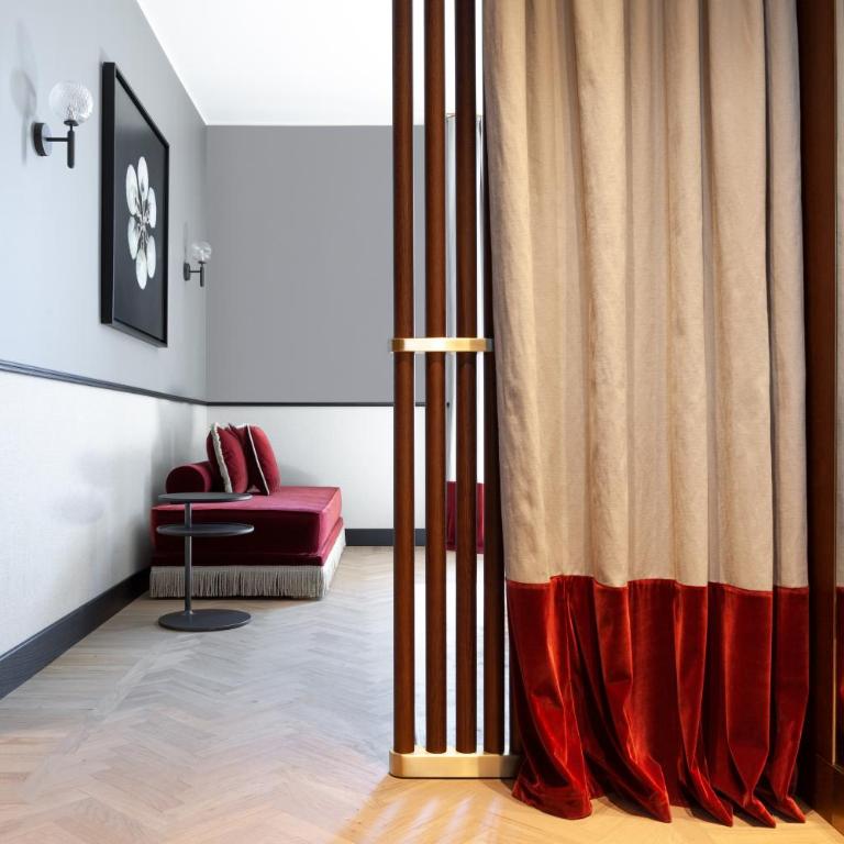 Amabilia Suites - Double Room with Cathedral View - 13