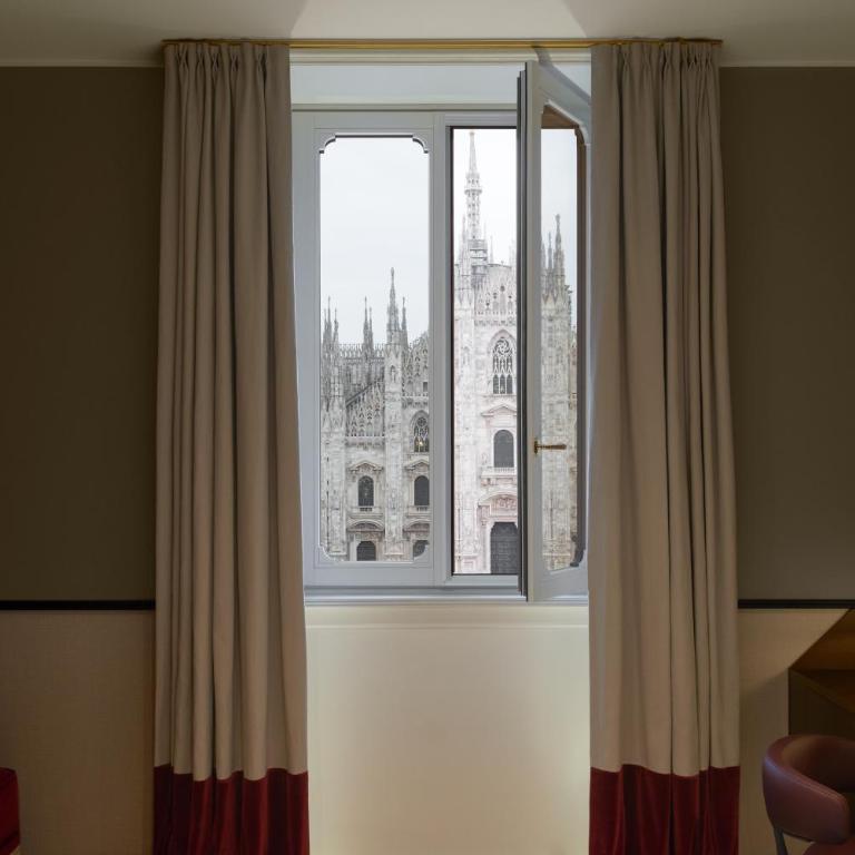 Amabilia Suites - Double Room with Cathedral View - 17
