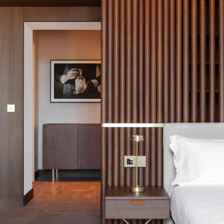 Amabilia Suites - Double Room with Cathedral View - 26
