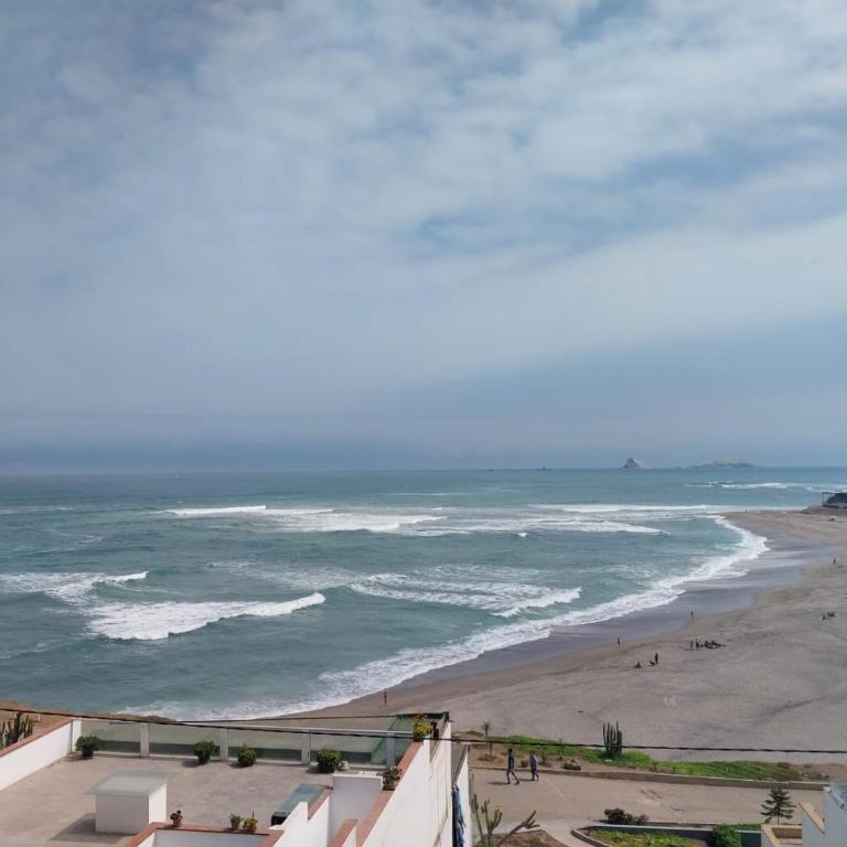 Departamento con Vista al Mar y Excelente Ubicación - Punta Hermosa - Apartment - 4