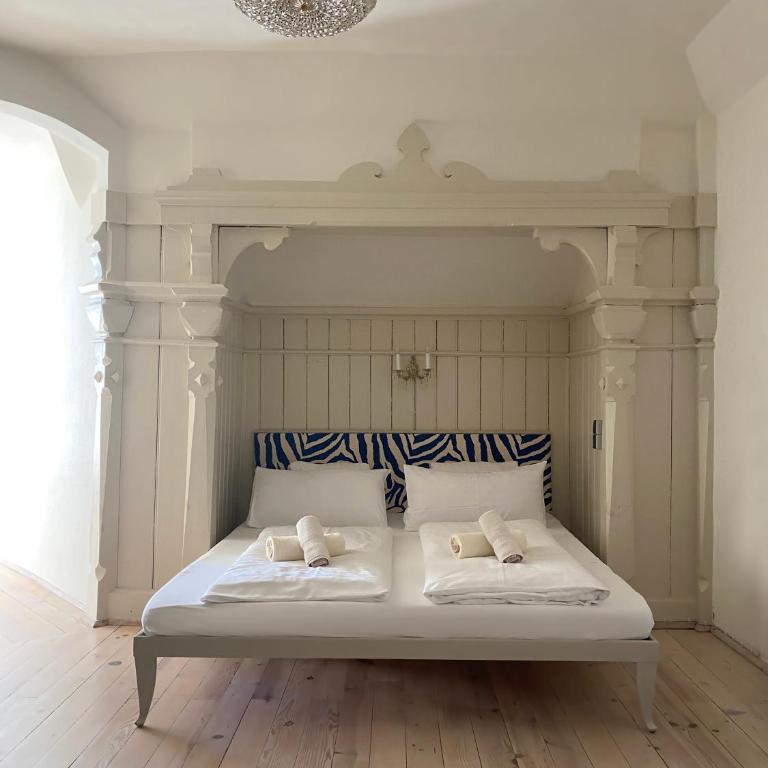 Villa Streintz - Doppelzimmer Turm mit Seeblick - 4