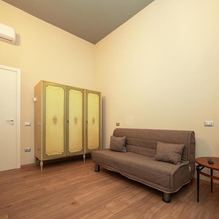 Versi Lilibetani - Two-Bedroom Apartment - 3