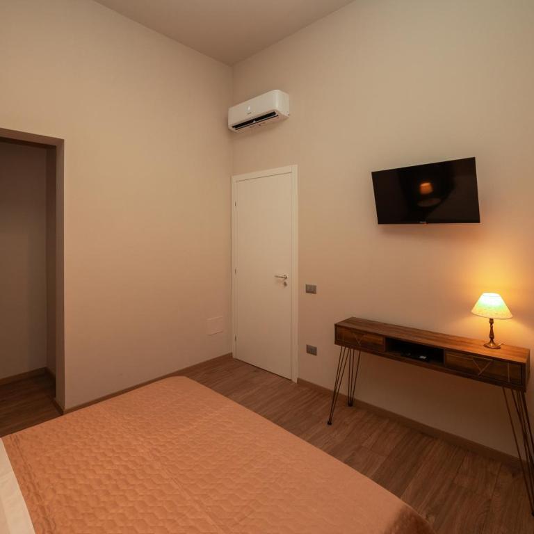Versi Lilibetani - Two-Bedroom Apartment - 5