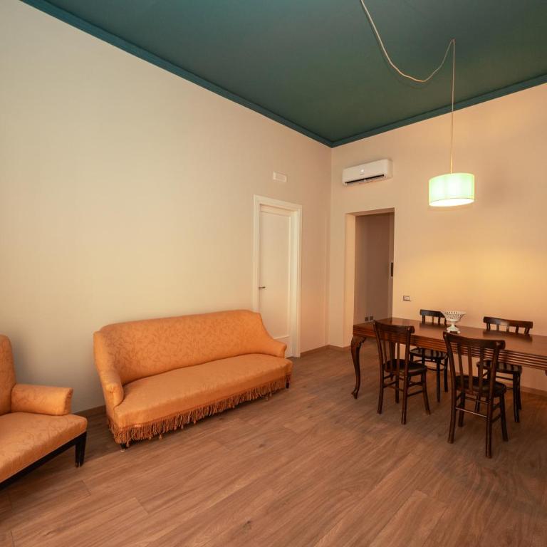 Versi Lilibetani - Two-Bedroom Apartment - 8