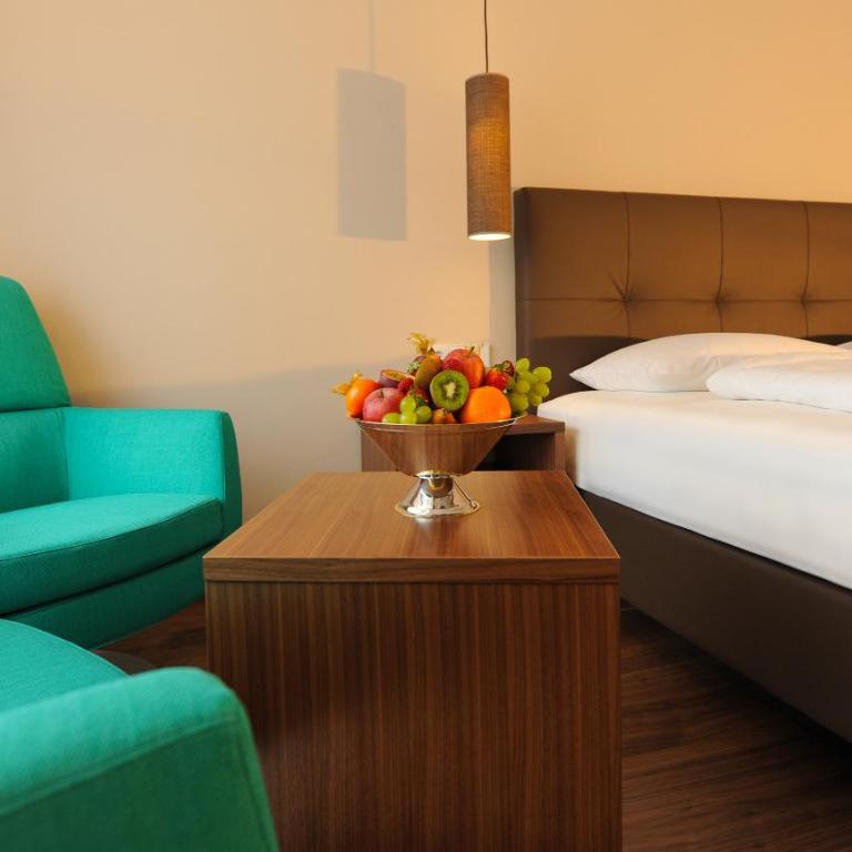 Hotel Vier Jahreszeiten - Standard Double Room with Balcony - 2