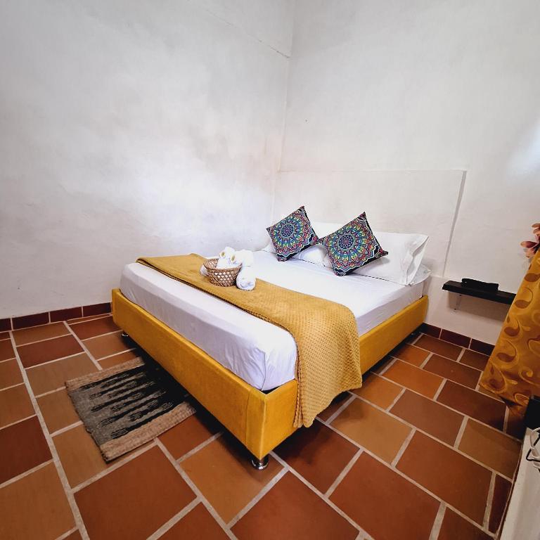 Hostal Colombian Gold - Habitación Doble con baño privado - 5