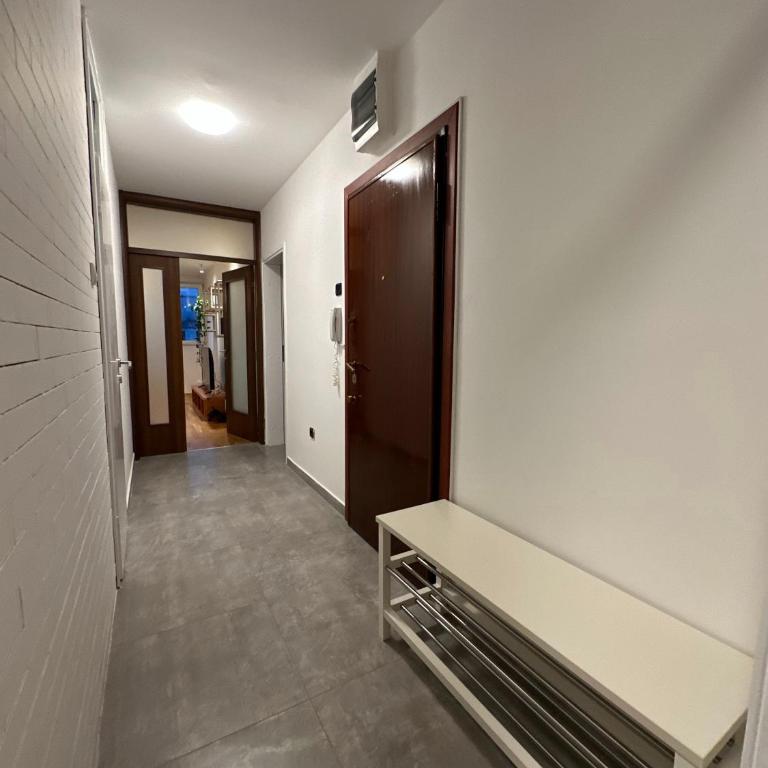 City Oasis - two bedroom apartment in Blok 5 - Two-Bedroom Apartment - 21