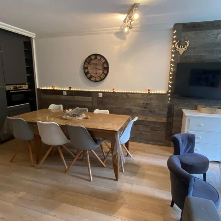 Appartement rénové au calme avec balcon et parking - FR-1-346-307 - Appartement - 12