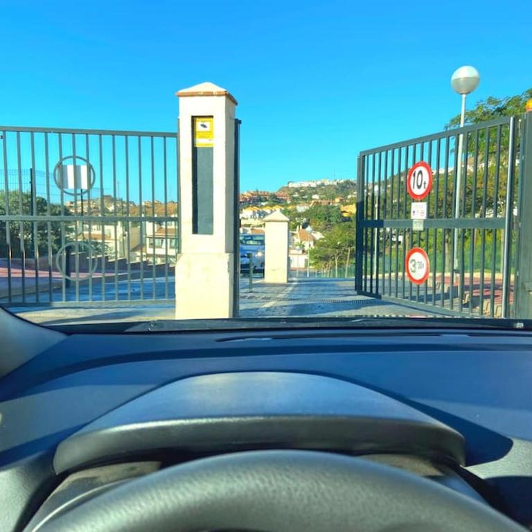 Beautiful apartment with pools, playground and paddle tennis - Family friendly and near Vithas Hospital - Free parking in garage - Three-Bedroom Apartment - 14
