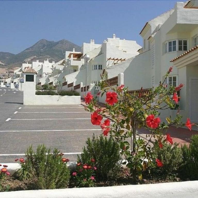 Beautiful apartment with pools, playground and paddle tennis - Family friendly and near Vithas Hospital - Free parking in garage - Three-Bedroom Apartment - 11