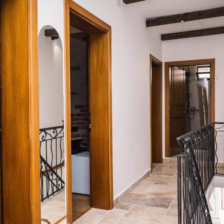 Guest house Mirah - Dvokrevetna Soba sa Bračnim Krevetom - 19