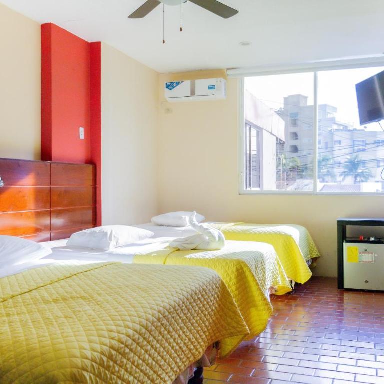 Hostal Antares - Habitación cuádruple - 1