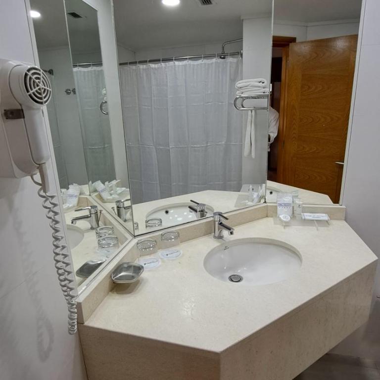 Hotel Diego De Almagro Rancagua - Habitación con cama extragrande. - 4