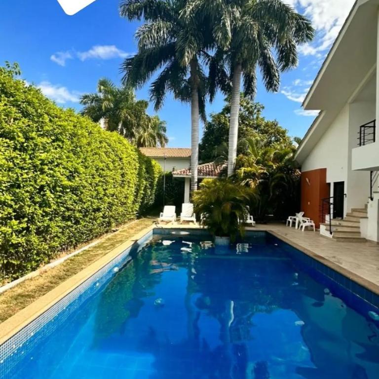 Piscina privada exclusiva pregunta servicio de apoyo doméstico - Casa - 94